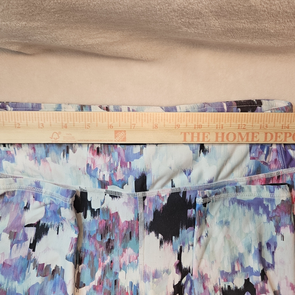 Women's Multicolor Patterned Shorts - Picture 2 of 8